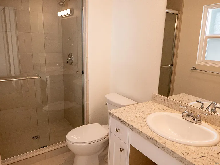 4258 Robbins St — Photo 8