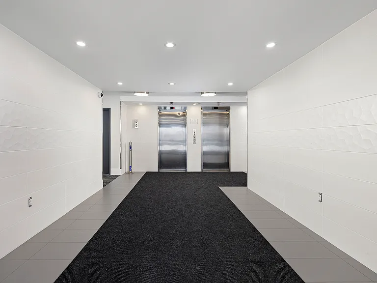 2375 The Collegeway — Photo 40