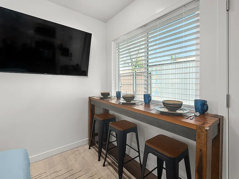 1242 E Pierce St #4 — Photo 9
