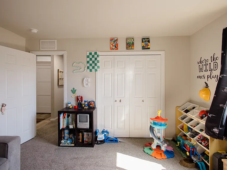 930 SW Lago St — Photo 13