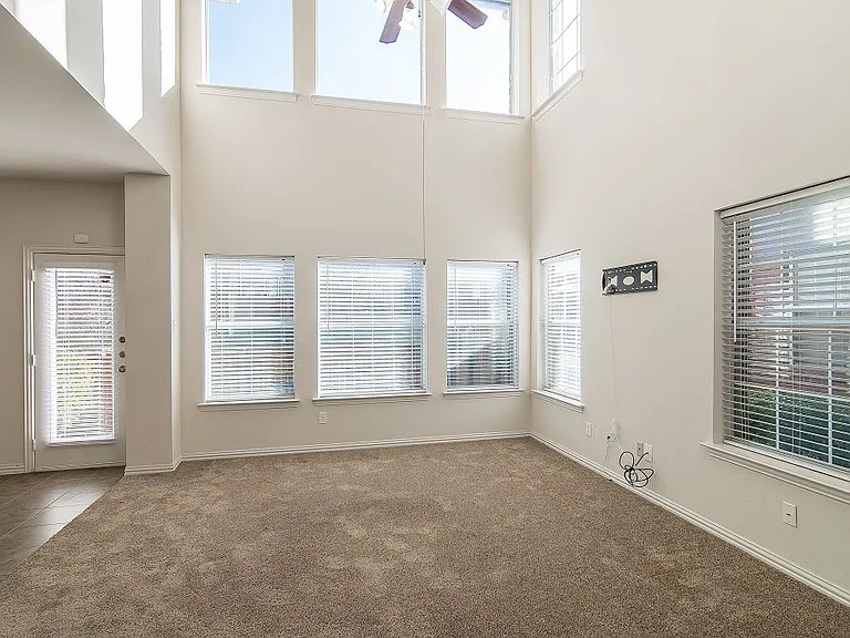 8740 Bigelow Dr — Photo 5