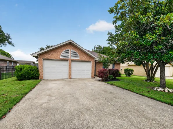 705 Parkwest Blvd, Saginaw, TX 76179