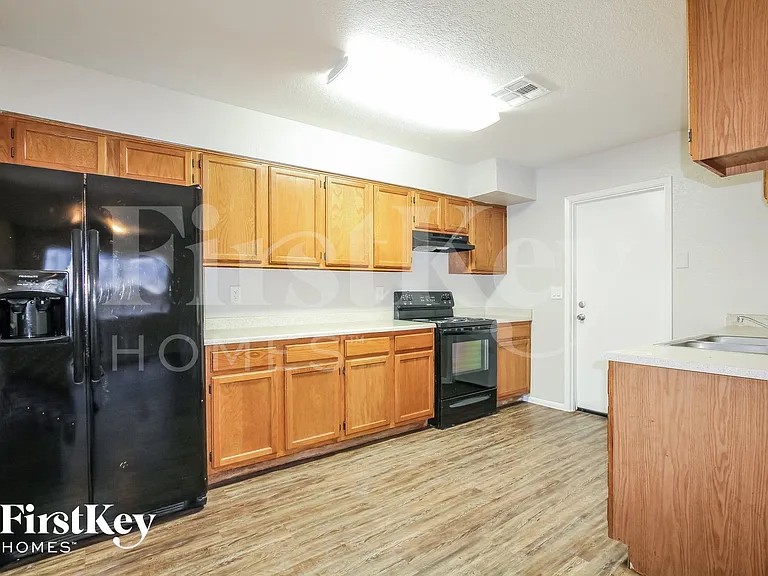 16412 N 49th Dr — Photo 5