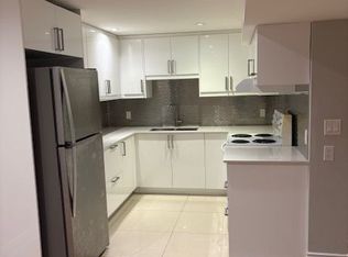 8 Delair Cres, Markham, ON L3T 2M4