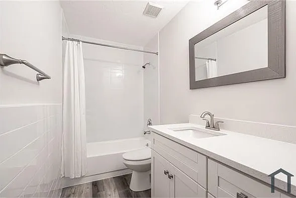 3433 NW 44th St #102 — Photo 10