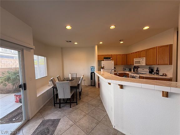 5th image of 206 Heiple Ct