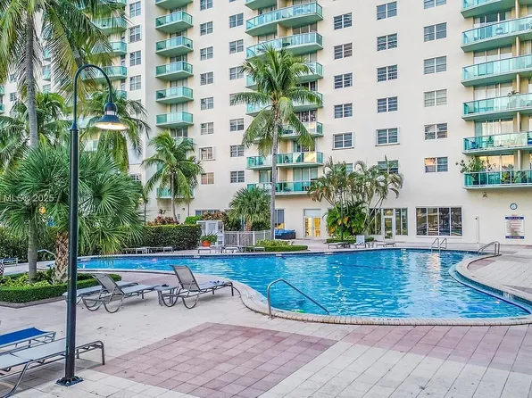 19390 Collins Ave, Sunny Isles Beach, FL