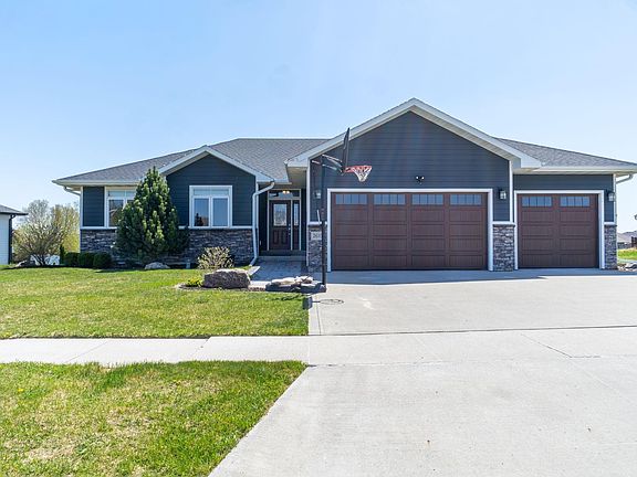 2nd image of 2610 Nicklaus Blvd
