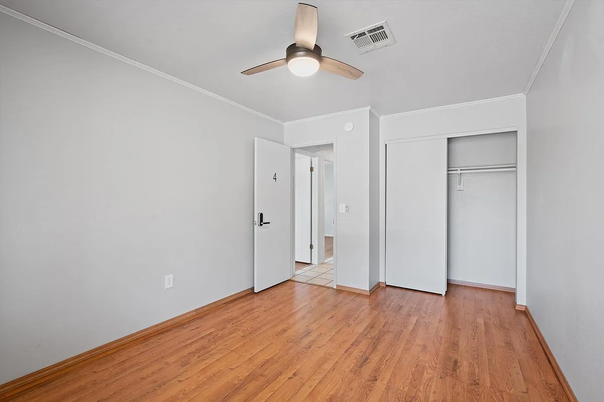 Unit Photo - 1849 E Manhatton Dr #4