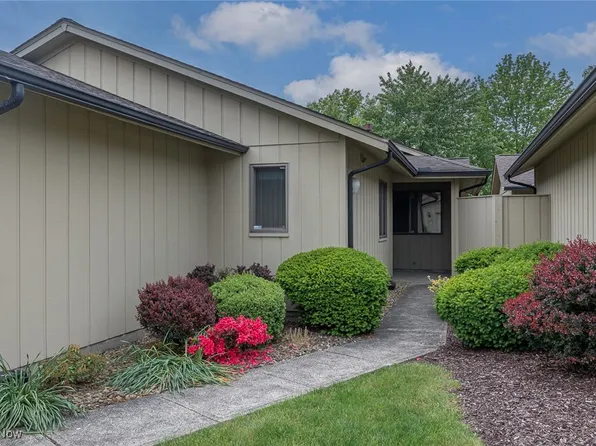 11404 Co Moor Blvd, Strongsville, OH 44149