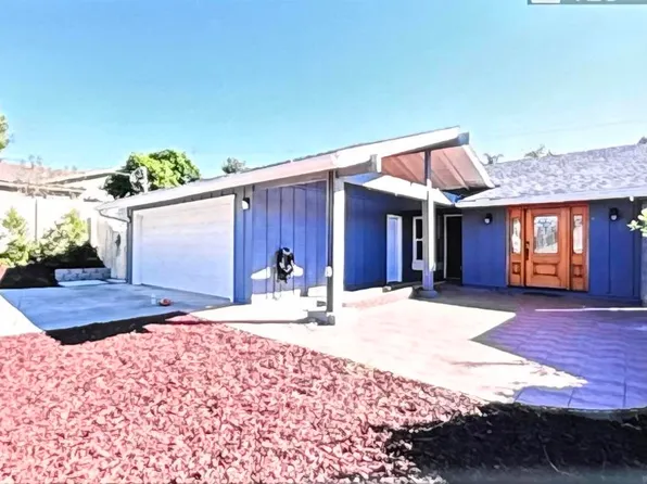 3404 S Cordoba Ave, Spring Valley, CA 91977