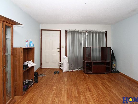 3rd image of 2463 U St Unit 2463U
