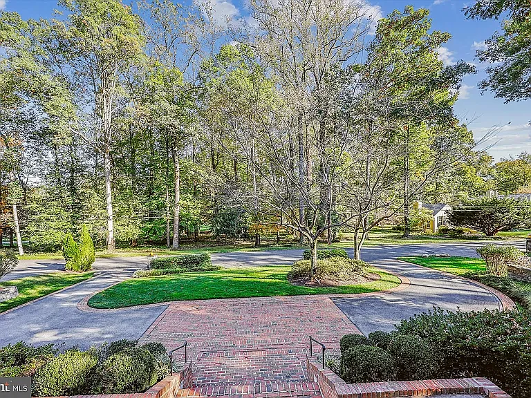 14708 Westbury Rd — Photo 53
