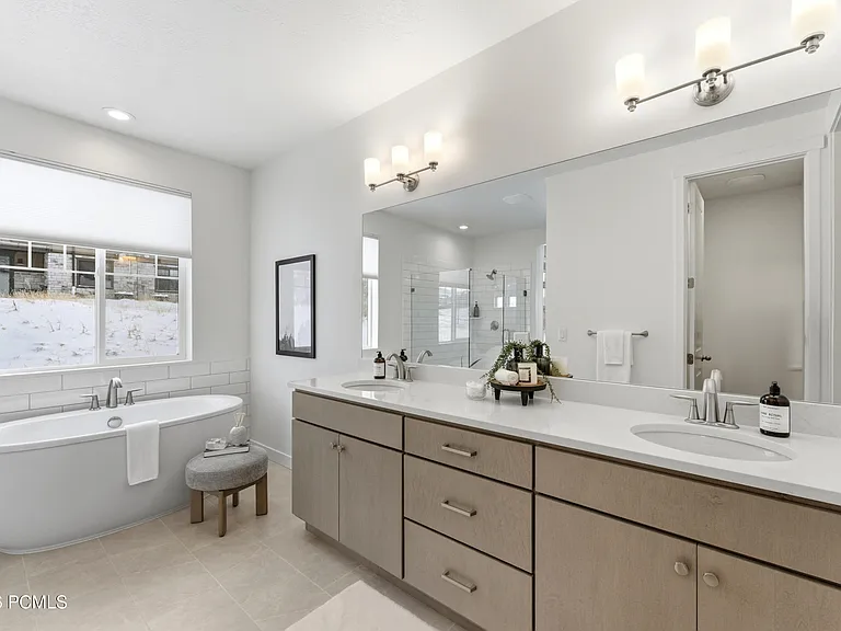 6097 N Brookline Rd — Photo 17