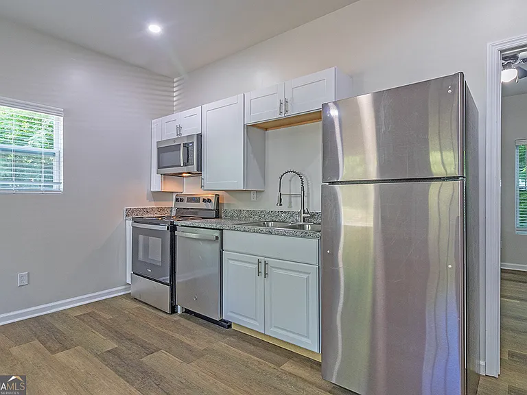 2741 Village Green Dr — Photo 7