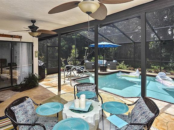 2nd image of 902 S Doral Ln