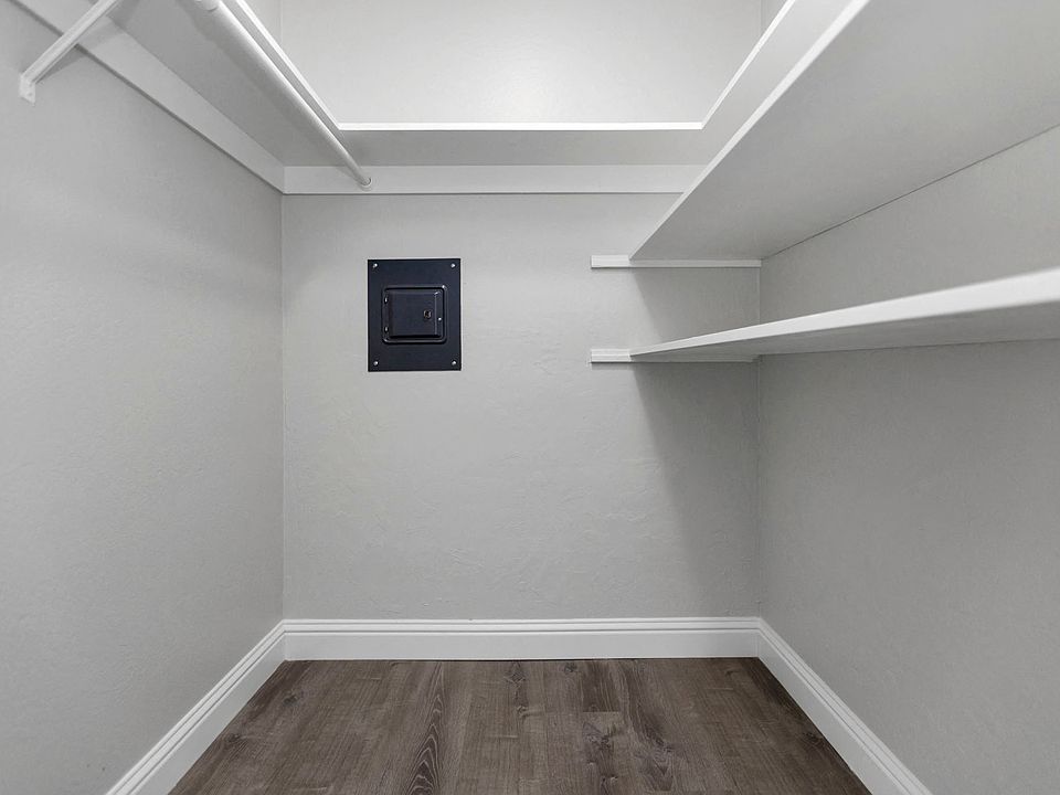 1st image of 175 21st Ave APT 302