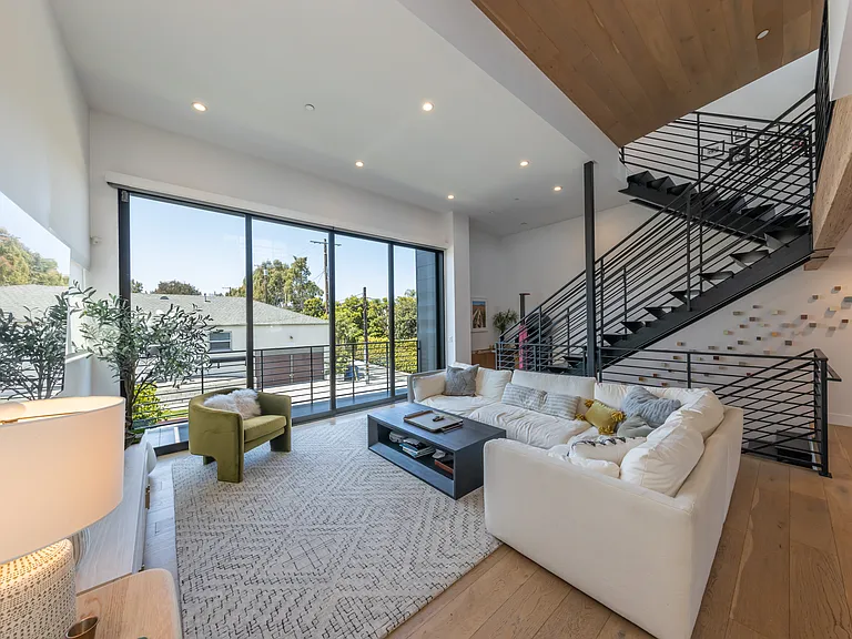 2506 S Wilson Ave — Photo 29