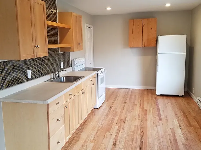Green Lake Apartments — Photo 6