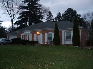 5840 Granville Dr, Sylvania, OH 43560
