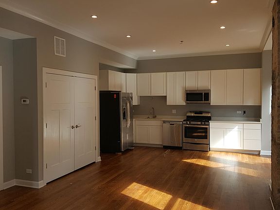 3rd image of 662 W Buckingham Pl #Ch-1