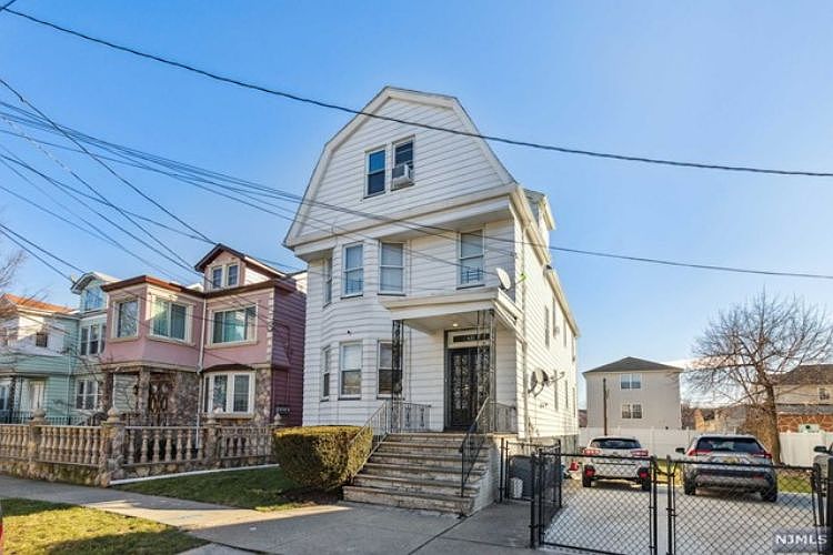 1st image of 419-423 N 7th St