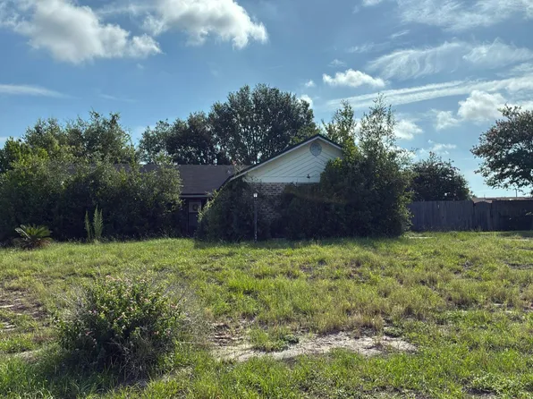 535 Gulfstream Cir N, Orange Park, FL 32073