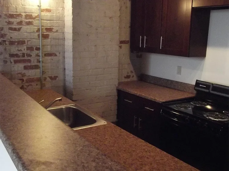 125 Inman St E — Photo 25