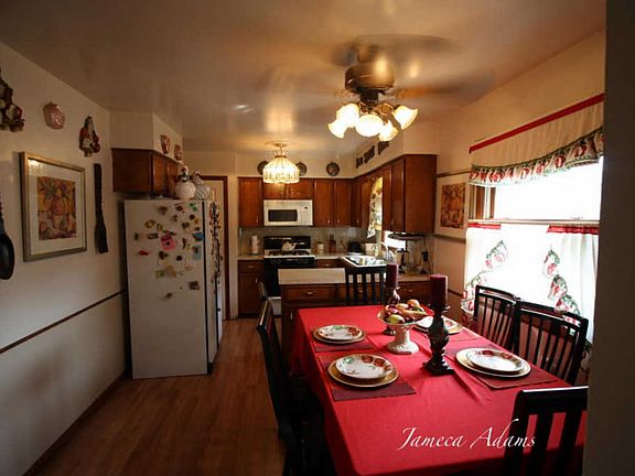 4th image of 2747 Lincoln Ave NW