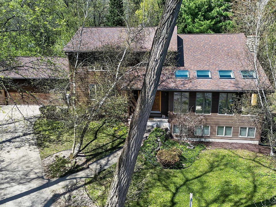 1st image of 5 Wood Crest Ct