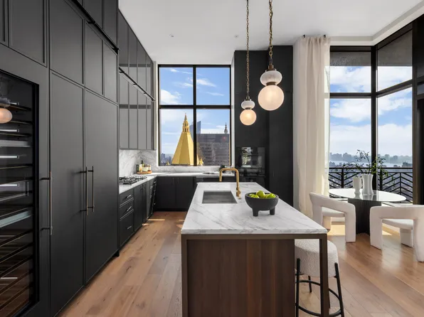 30 East 29th Street PHB image 3 of 23