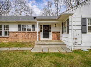 5 Fox Ridge Ct, Armonk, NY 10504