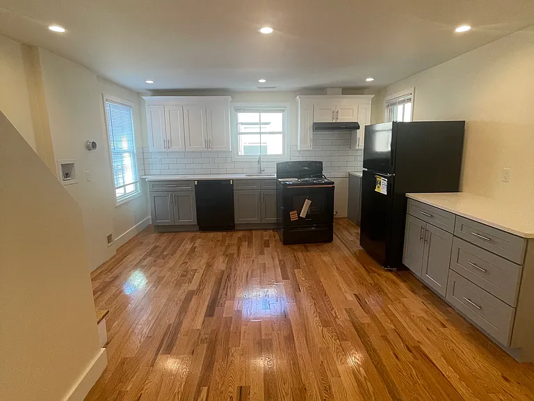 526 Chapel St #B — Photo 7
