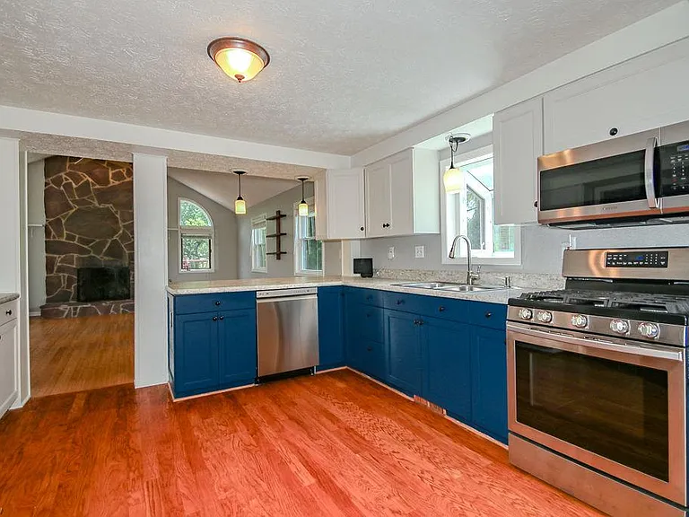 12433 Webster Rd — Photo 5