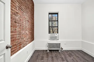 Rented by Imperial Property Advisers