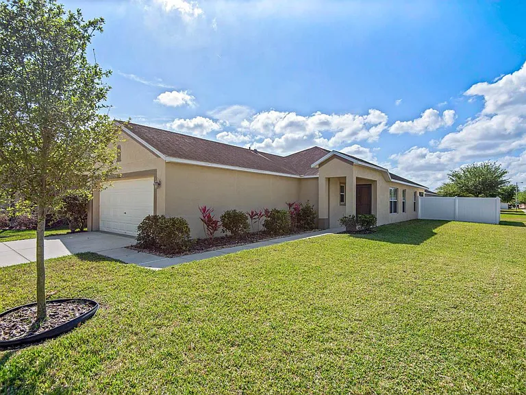 7142 Forest Mere Dr — Photo 2