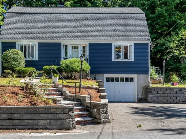 74 Fletcher Rd, Woburn, MA 01801