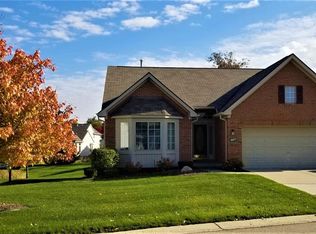 4477 Crimson Ct, Grand Blanc, MI 48439