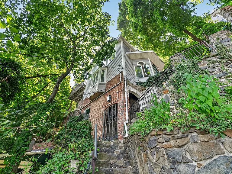 8 Old Wood Rd — Photo 17