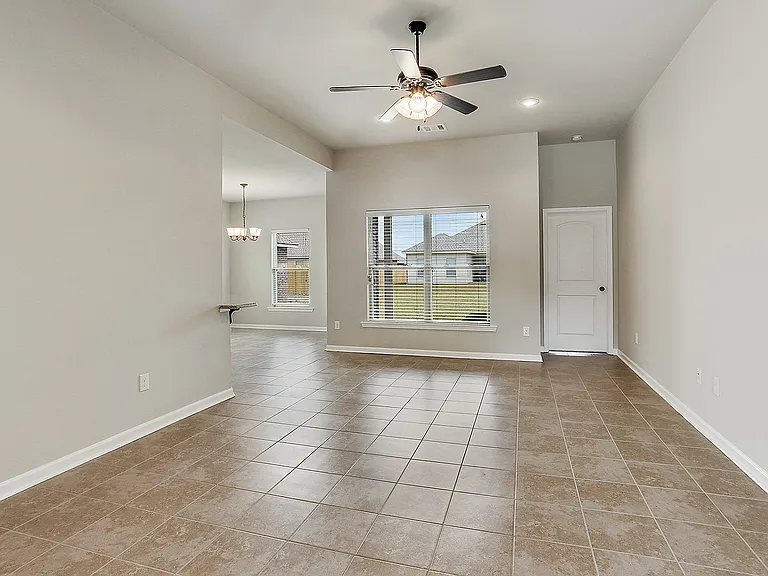 18322 Sunset Park Dr — Photo 2