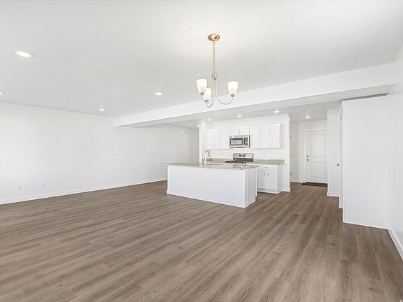 5th image of 1536 E Pheasant Rd #214