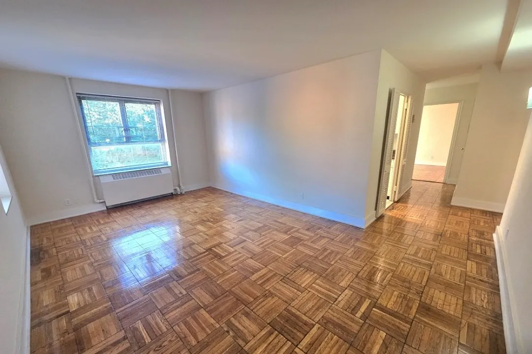 1 bed, 784 sqft, $2,157 — Photo 2