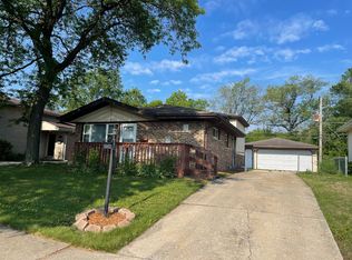 16452 George Dr, Oak Forest, IL