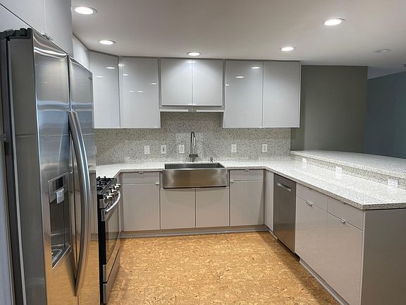 3rd image of 1240 India St Unit 2101