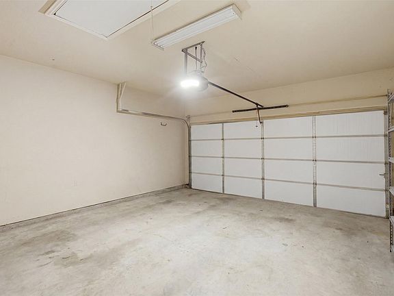 4th image of 109 Cailin Ct