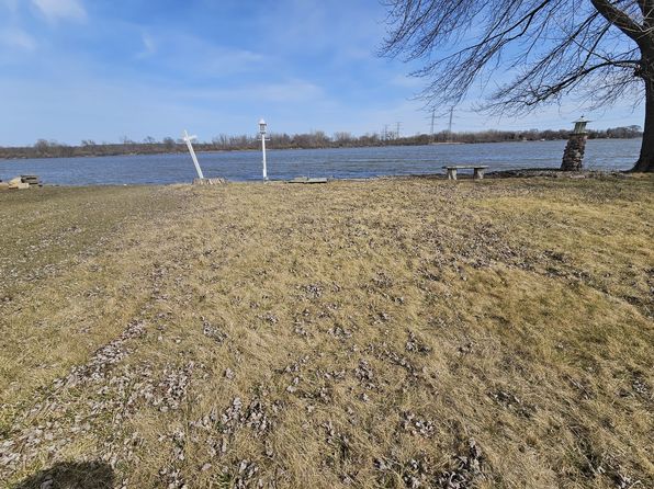8153 N Thorsen Ln, Morris, IL 60450