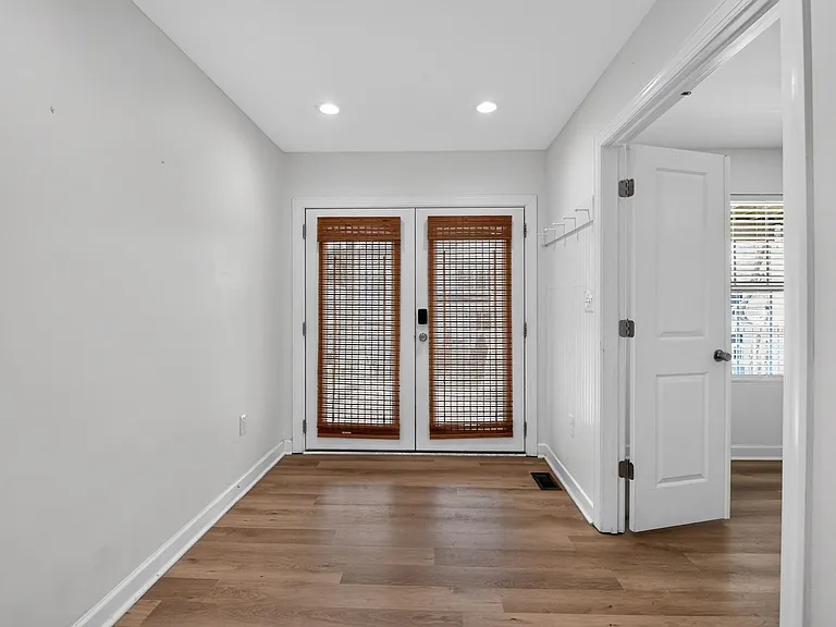 9609 Bay St #19 — Photo 3