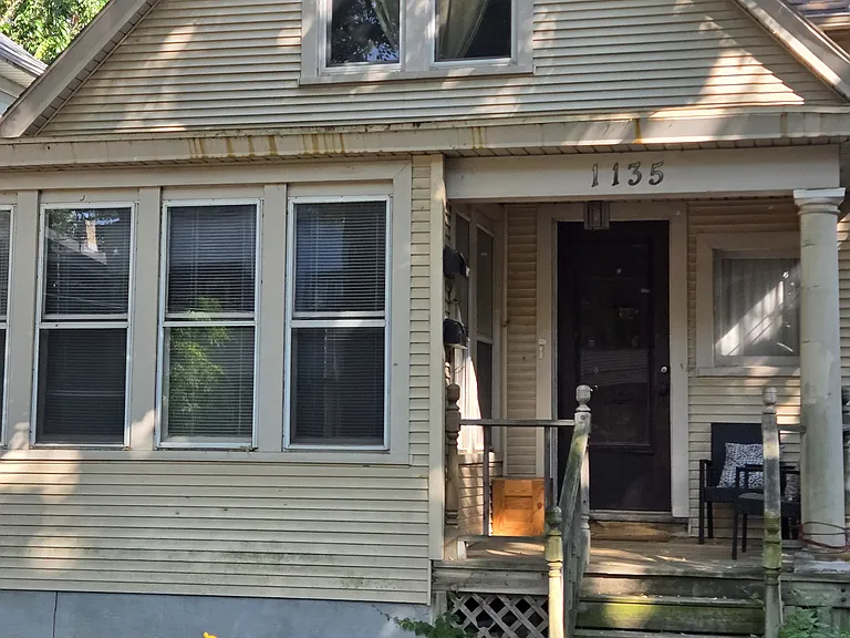 1135 Jenifer St #1 — Photo 1