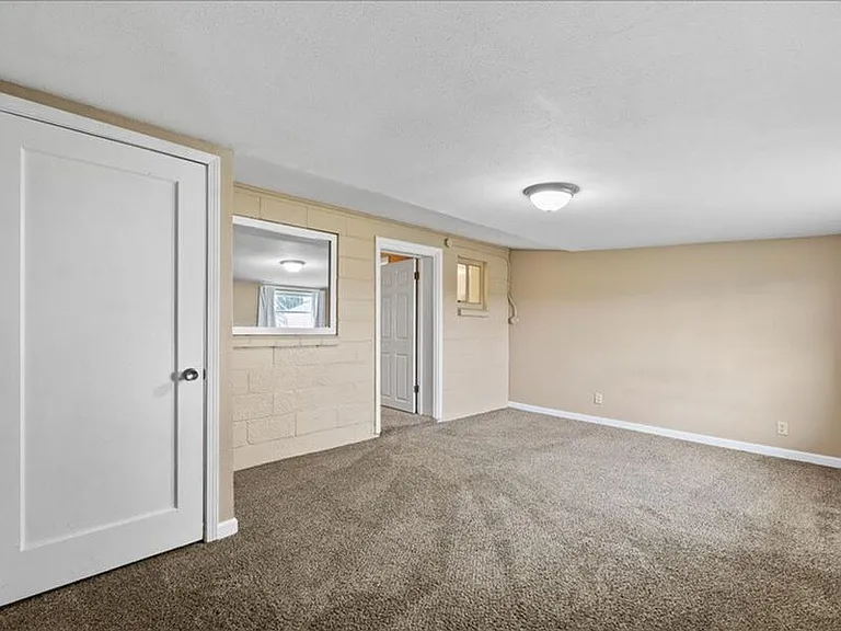 800 N Irving St #3 — Photo 3