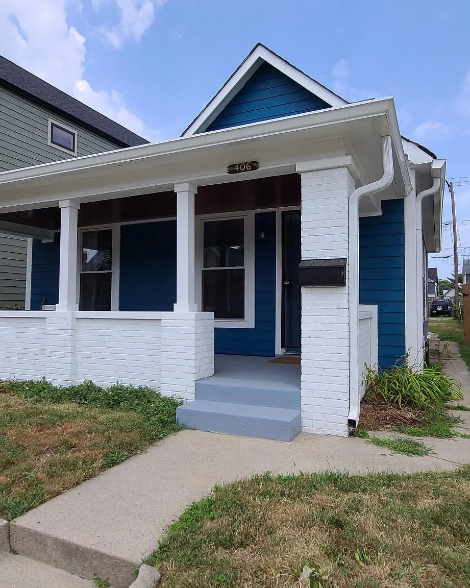 406 E Caven St — Photo 2